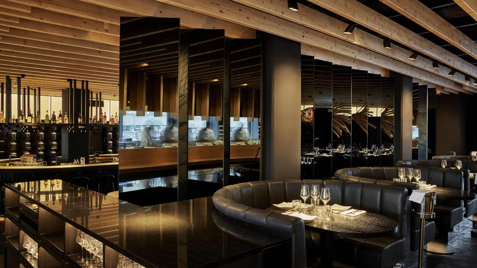 Hotel Roomers Munich, Autograph Collection