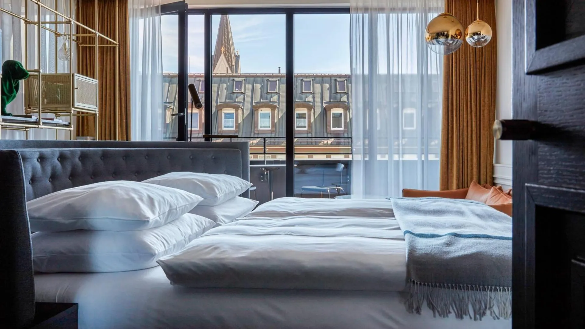 Roomers Munich, Autograph Collection Munich