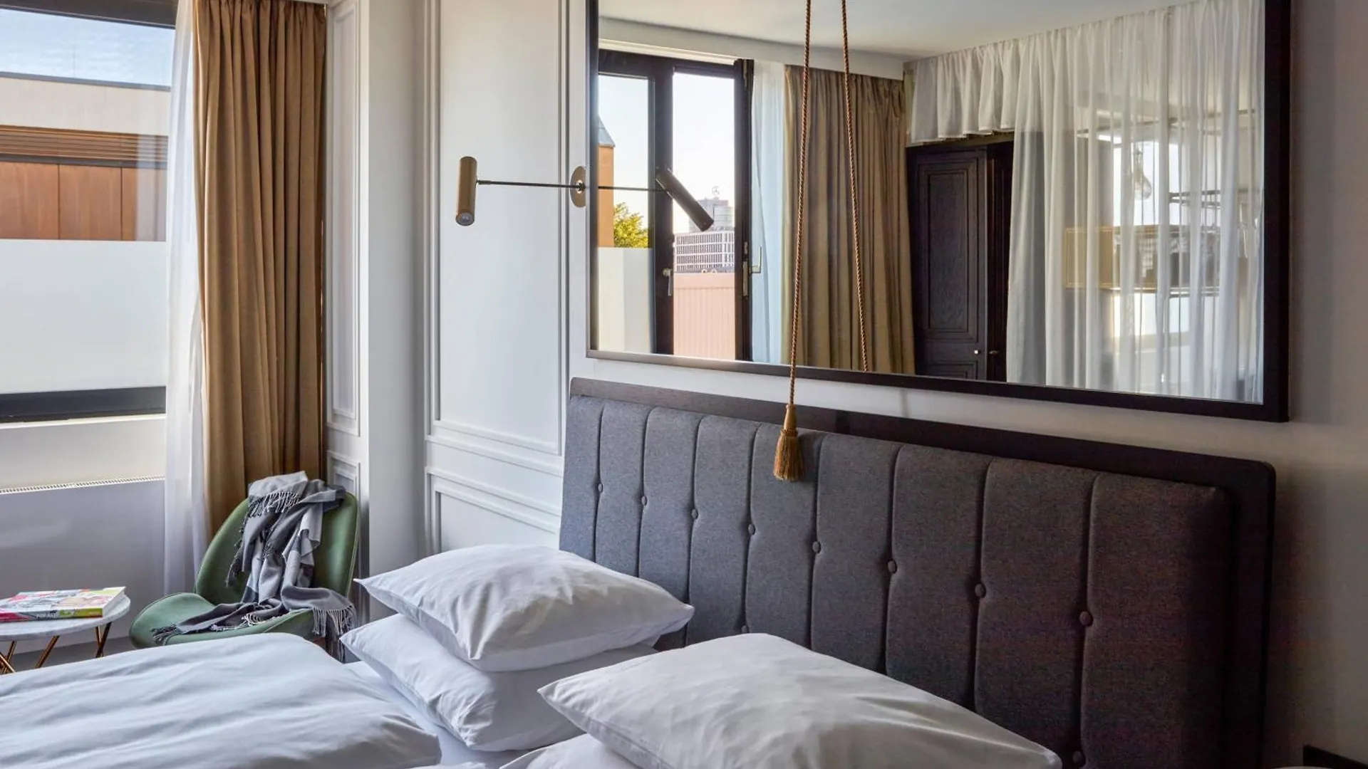Hotel Roomers Munich, Autograph Collection