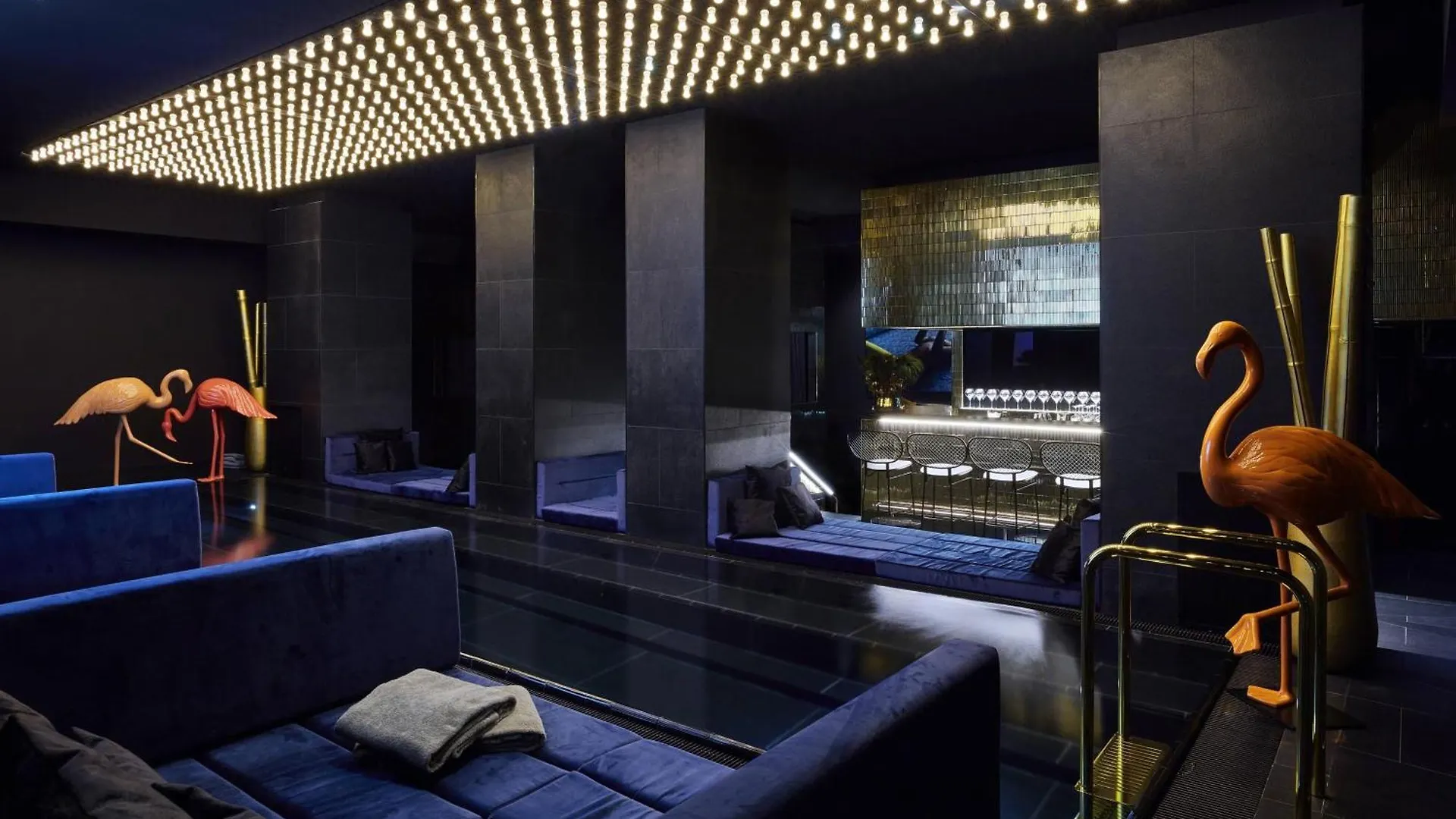 Roomers Munich, Autograph Collection