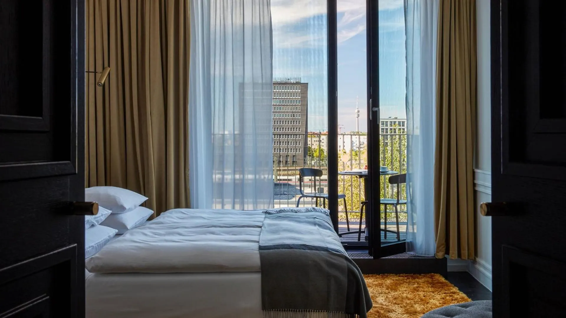 Roomers Munich, Autograph Collection 5*,